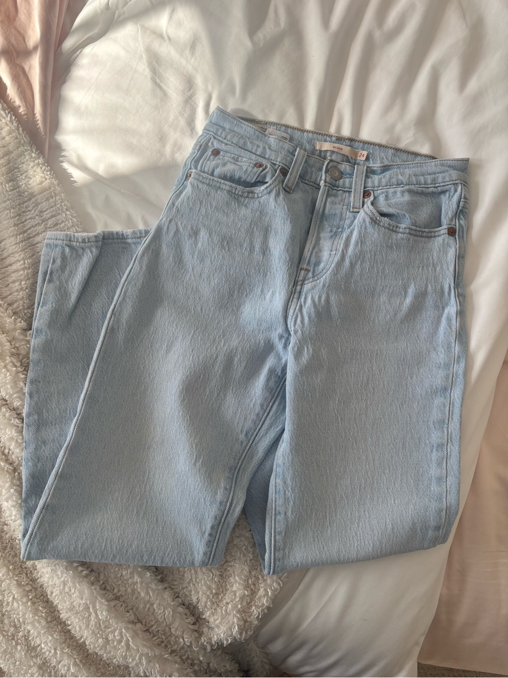 Levi’s wedgie jeans
